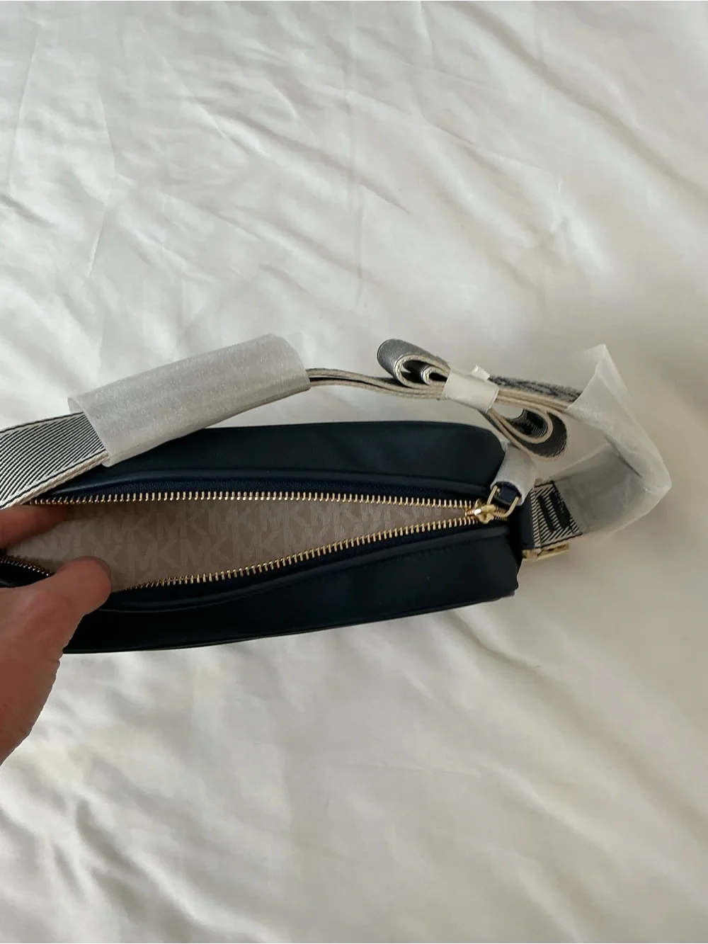 NWT Michael Kors Navy Jet Set LG EW Webbing Crossbody
